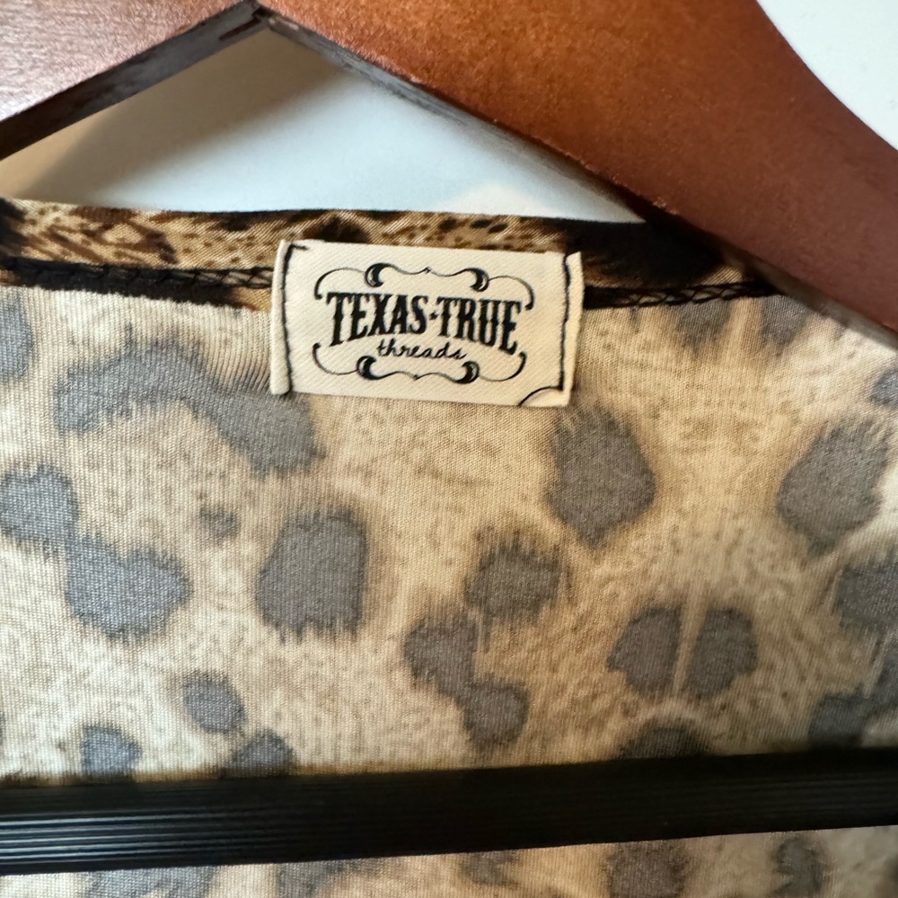 Texas True Threads Leopard Print Duster - Picture 3 of 5